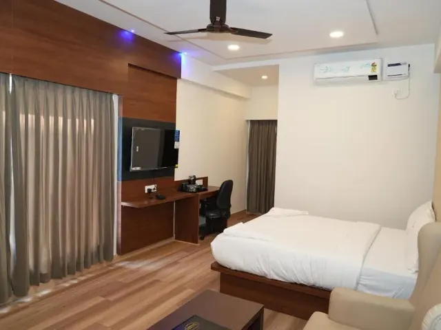 Photo 2 of 10 at Hotel Grand Sigma