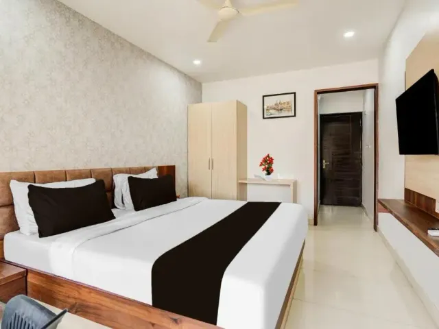 Photo 4 of 10 at Townhouse Oak DLF Newtown Formerly South Square