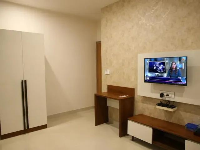 Photo 4 of 10 at Zing Rooms by GuestHouse Suites