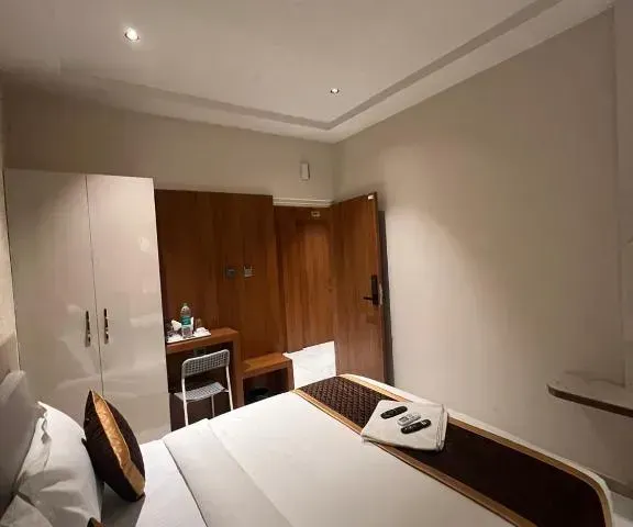 Photo 8 of 10 at Hotel Liora Suites