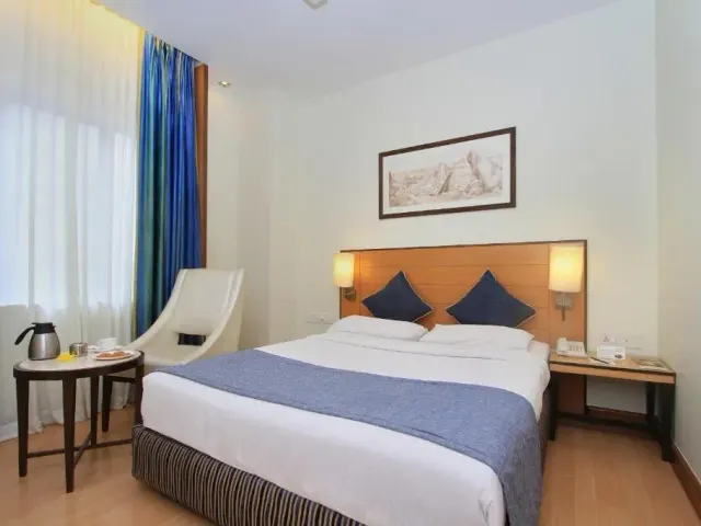 Photo 3 of 10 at La Sara Grand
