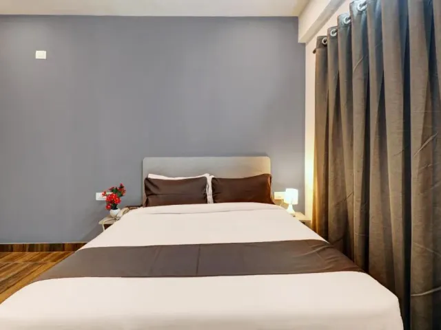 Photo 3 of 10 at Townhouse Ecity Inn