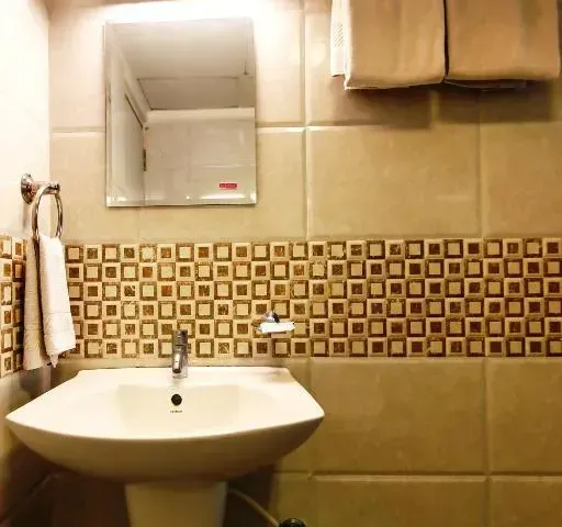 Photo 2 of 10 at Icon Suites by Bhagini