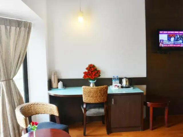 Photo 5 of 10 at Ashraya International Hotel