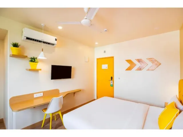 Photo 8 of 10 at Bloom Hotel - HSR Club