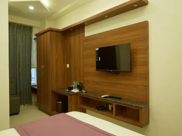 Photo 7 of 10 at VOVO PREMIER HOTEL
