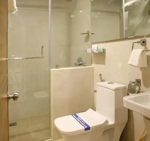 Photo 6 of 10 at Zing Rooms by GuestHouse Suites