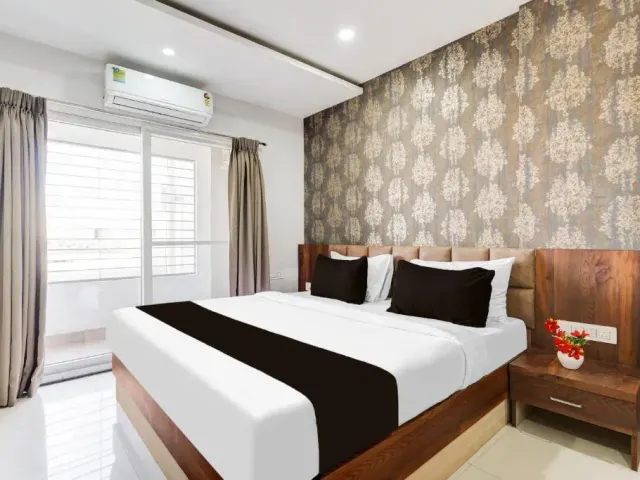 Photo 2 of 10 at Townhouse Oak DLF Newtown Formerly South Square