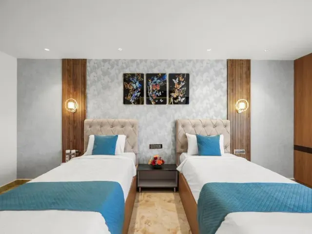Photo 3 of 10 at Hotel Grand Kasturi