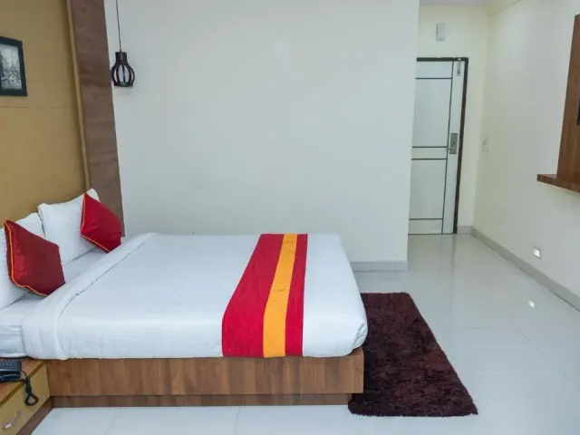 Photo 3 of 10 at Ishwerya Suites