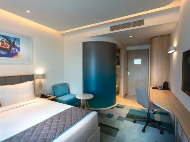 Photo 8 of 10 at Holiday Inn Express & Suites Bengaluru Old Madras Road by IHG