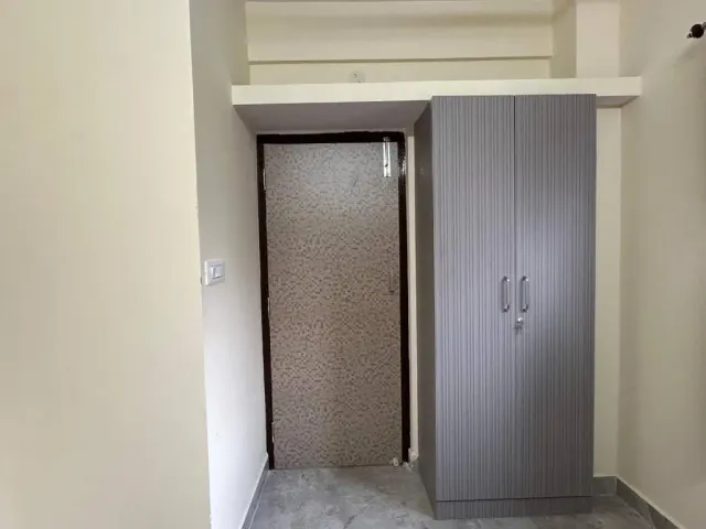 Photo 7 of 10 at Cozy Room 1Bhk with Lift 501