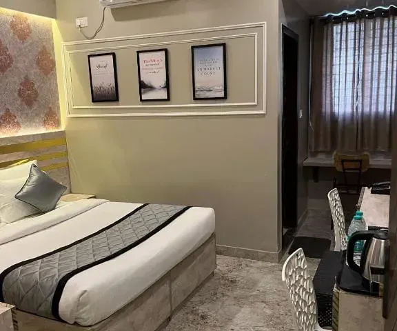Photo 2 of 10 at Hotel LG Signature Suites