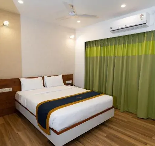 Photo 5 of 10 at Regal Suites